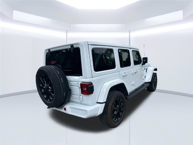 Used 2022 Jeep Wrangler Unlimited Sahara AWD/4WD image 17