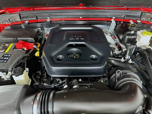 Used 2025 Jeep Wrangler Willys image 31