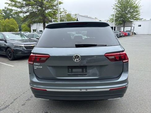 Used 2021 Volkswagen Tiguan SE FWD image 4