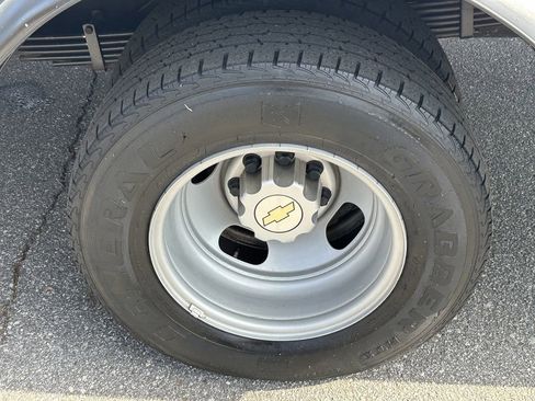 Used 2022 Chevrolet Express 3500 w/ Power Convenience Package image 23