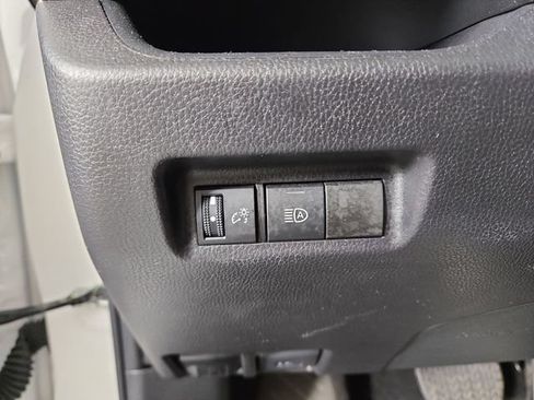 Used 2025 Toyota RAV4 XLE AWD/4WD image 28