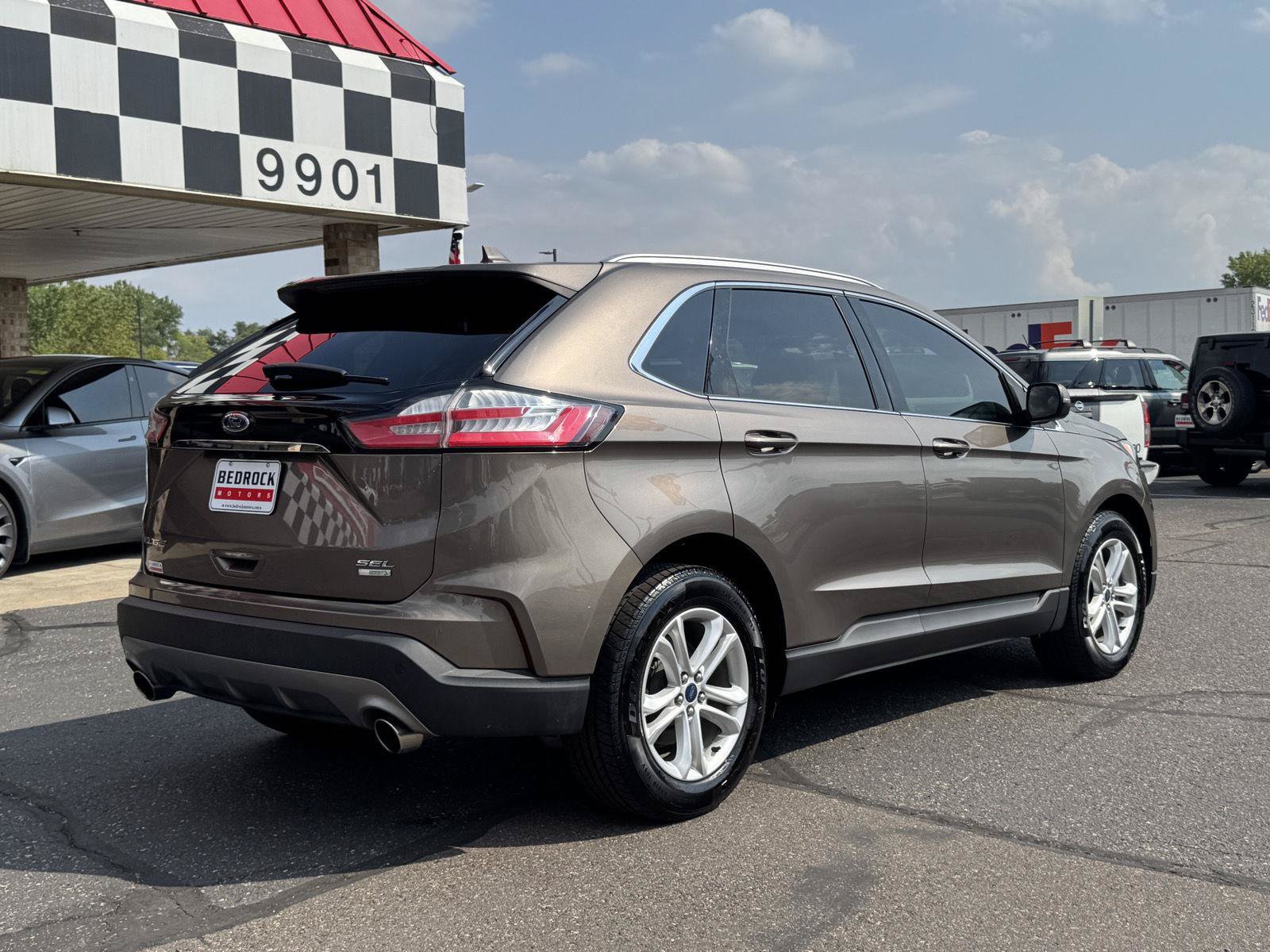 Used 2019 Ford Edge SEL w/ Equipment Group 201A FWD image 7