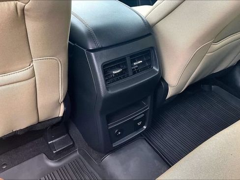 Used 2024 Ford Edge SEL w/ Convenience Package AWD/4WD image 10
