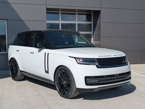 New 2025 Land Rover Range Rover Autobiography image 3