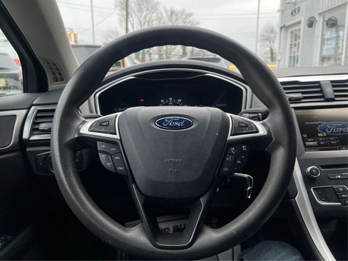 Used 2016 Ford Fusion SE image 20