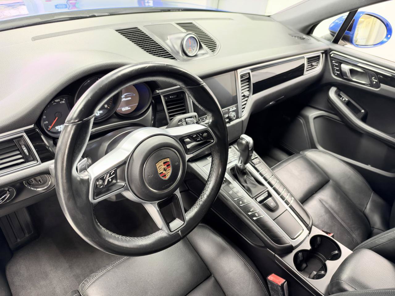 Used 2017 Porsche Macan AWD/4WD image 25