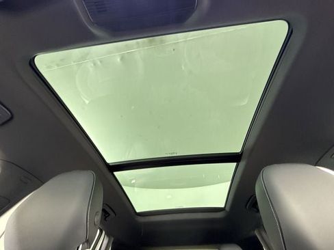 New 2026 Volkswagen Tiguan SE R-Line image 21