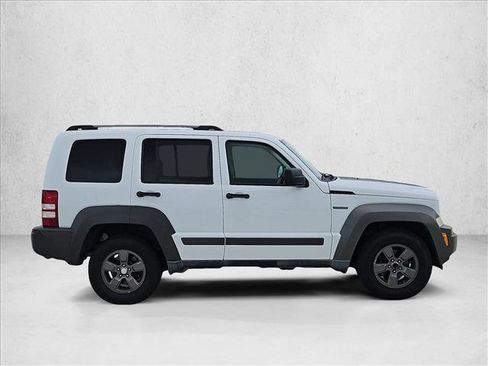 Used 2011 Jeep Liberty Renegade w/ Trailer Tow Class III Group image 4