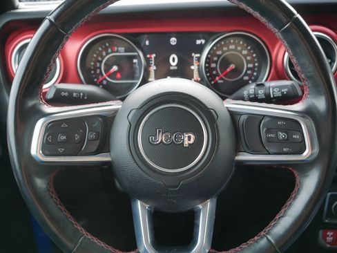 Used 2022 Jeep Wrangler Unlimited Rubicon w/ Cold Weather Group image 31