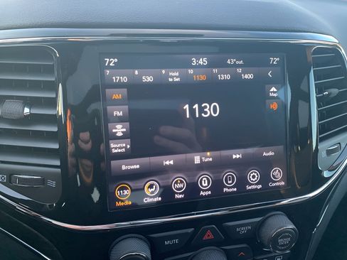 Used 2021 Jeep Grand Cherokee Limited w/ Luxury Group II image 16