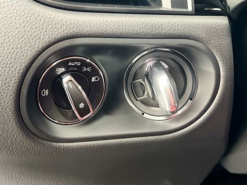 New 2026 Porsche Macan image 11