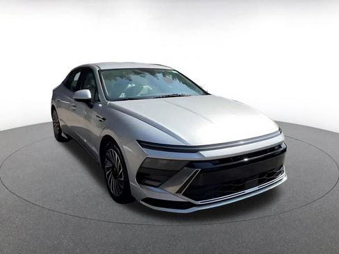 Used 2025 Hyundai Sonata SEL image 3