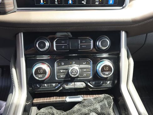 Used 2023 GMC Yukon XL Denali RWD image 20
