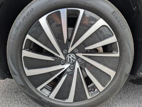 Used 2023 Volkswagen ID.4 Pro S Plus AWD/4WD image 9