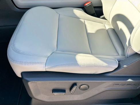 New 2026 Ford Expedition Active RWD image 14