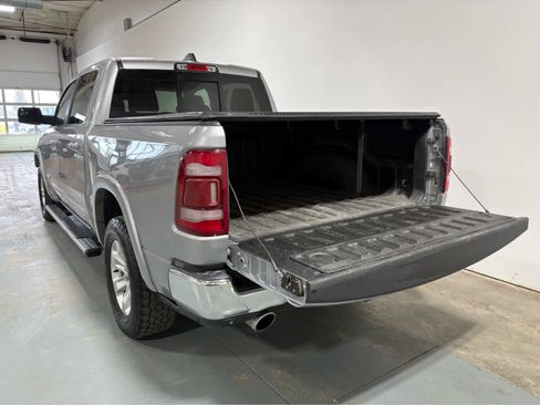 Used 2019 RAM 1500 Laramie AWD/4WD image 4