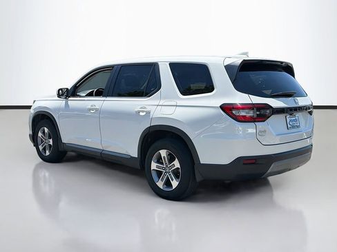 Used 2025 Honda Pilot EX-L image 8