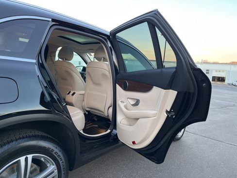 Used 2022 Mercedes-Benz GLC 300 GLC 300 image 20