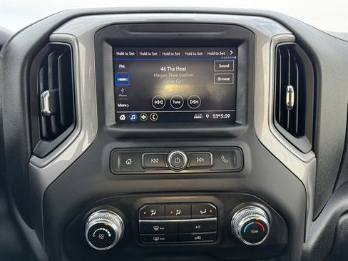 Used 2021 GMC Sierra 2500 4x4 Crew Cab w/ Convenience Package image 12