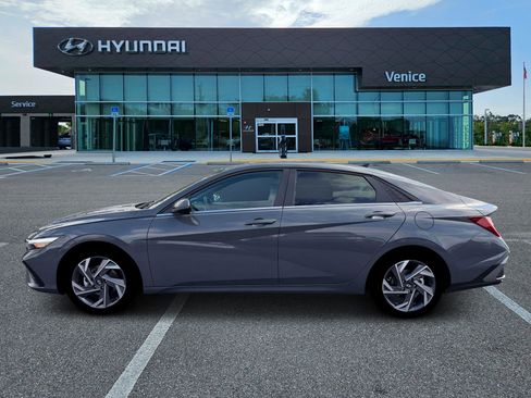 New 2026 Hyundai Elantra Limited FWD image 3