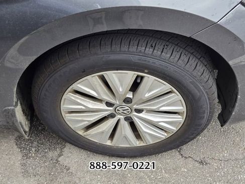 Used 2020 Volkswagen Jetta S image 9
