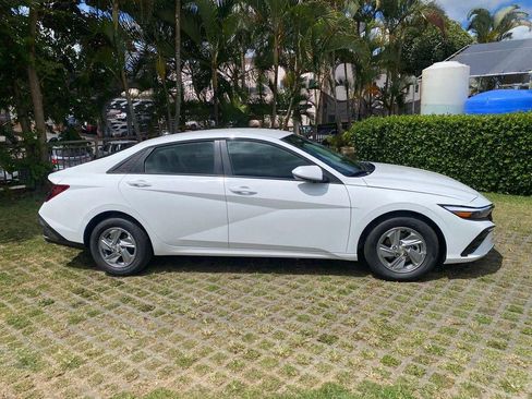 New 2026 Hyundai Elantra SE FWD image 7
