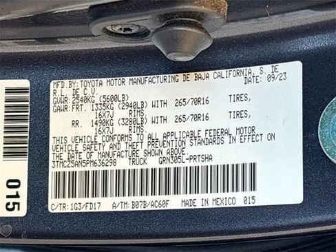 Used 2023 Toyota Tacoma TRD Off-Road image 29