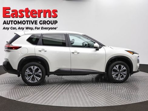 Used 2023 Nissan Rogue SV AWD/4WD image 4