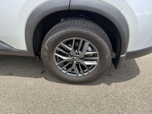 Used 2024 Nissan Rogue S FWD image 5