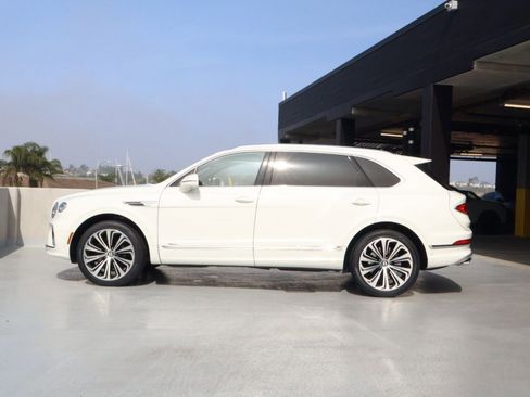 Used 2023 Bentley Bentayga Extended Wheelbase image 6