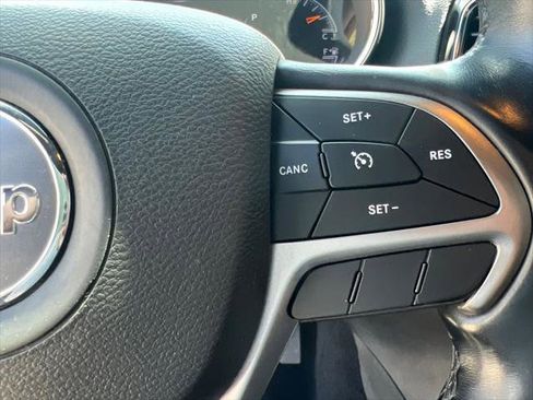 Certified 2021 Jeep Grand Cherokee Laredo X AWD/4WD image 13