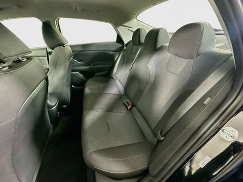 Certified 2025 Hyundai Elantra SE FWD image 27