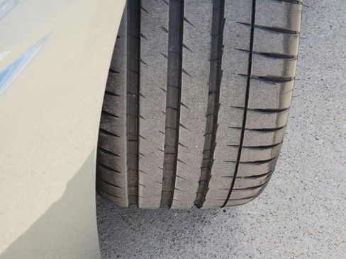 Used 2024 Chevrolet Corvette Stingray Convertible w/ Z51 Performance Package image 18