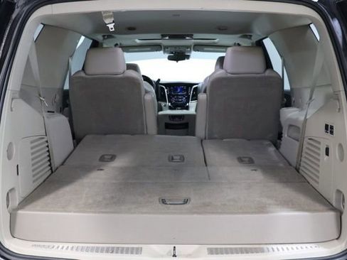 Used 2020 Cadillac Escalade Luxury w/ LPO, Radiant Package AWD/4WD image 38