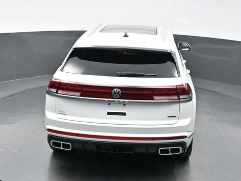 Used 2025 Volkswagen Atlas Cross Sport SEL Premium R-Line image 28