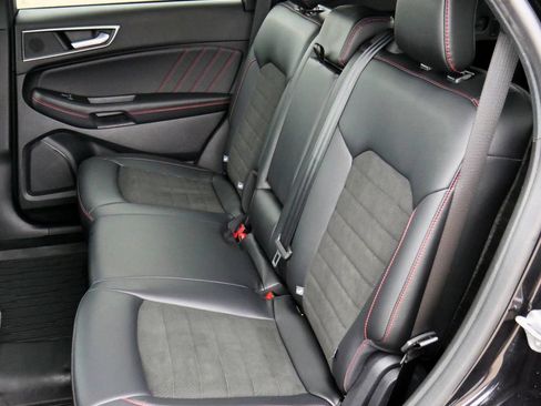 Used 2024 Ford Edge ST-Line AWD/4WD image 6