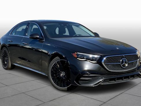 Used 2025 Mercedes-Benz E 350 4MATIC Sedan image 2