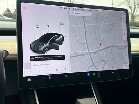 Used 2017 Tesla Model 3 Long Range image 31