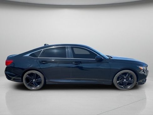 Used 2018 Honda Accord Sport image 6