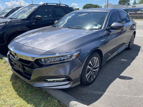 Used 2019 Honda Accord EX image 3