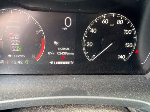 Used 2025 Honda Pilot Touring image 2