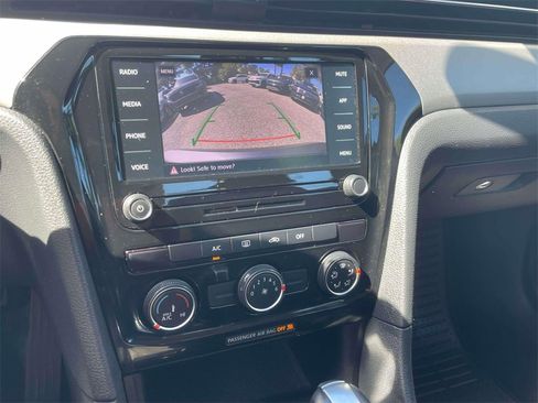 Used 2021 Volkswagen Passat 2.0T S image 27