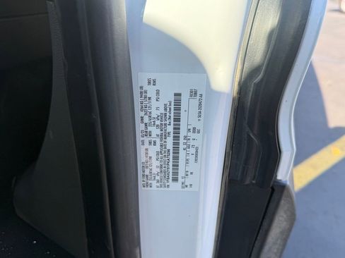 Used 2023 Ford Transit 350 XLT image 31