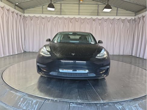 Used 2019 Tesla Model 3 Standard Range image 5