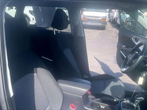Used 2025 Kia Soul LX w/ LX Technology Package FWD image 7