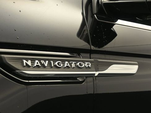 Used 2024 Lincoln Navigator Premiere image 10
