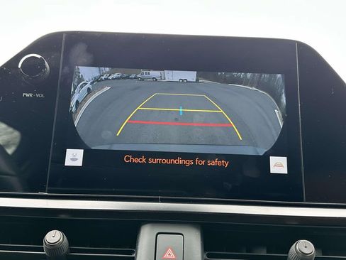 Used 2023 Lexus UX 250h FWD w/ Accessory Package (Z2) image 22