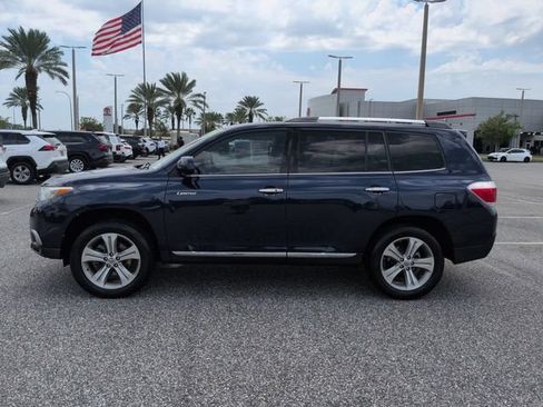 Used 2011 Toyota Highlander Limited w/ Tow Pkg FWD image 7