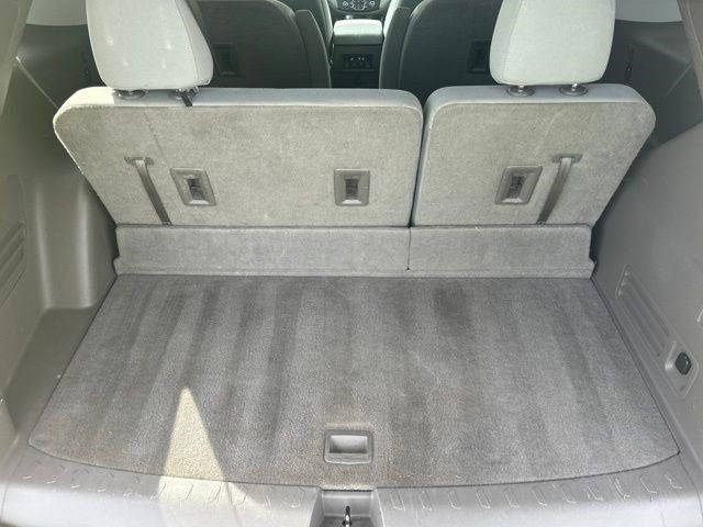 Used 2021 Chevrolet Traverse LT FWD image 41