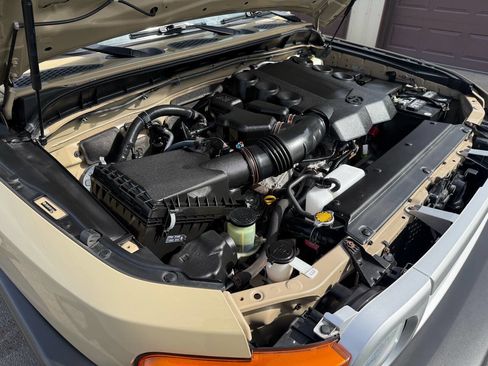 Used 2014 Toyota FJ Cruiser 4WD w/ Upgrade Package image 23